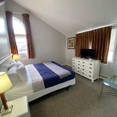 Winnisquam Lake Inn Тилтон Экстерьер фото