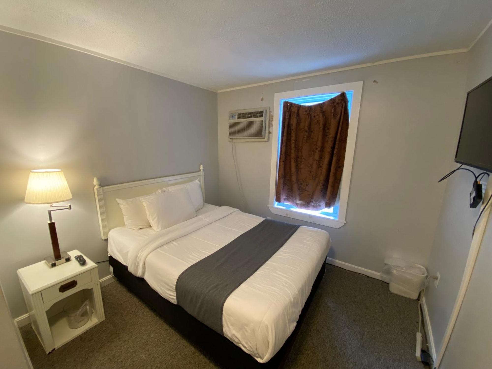 Winnisquam Lake Inn Тилтон Экстерьер фото