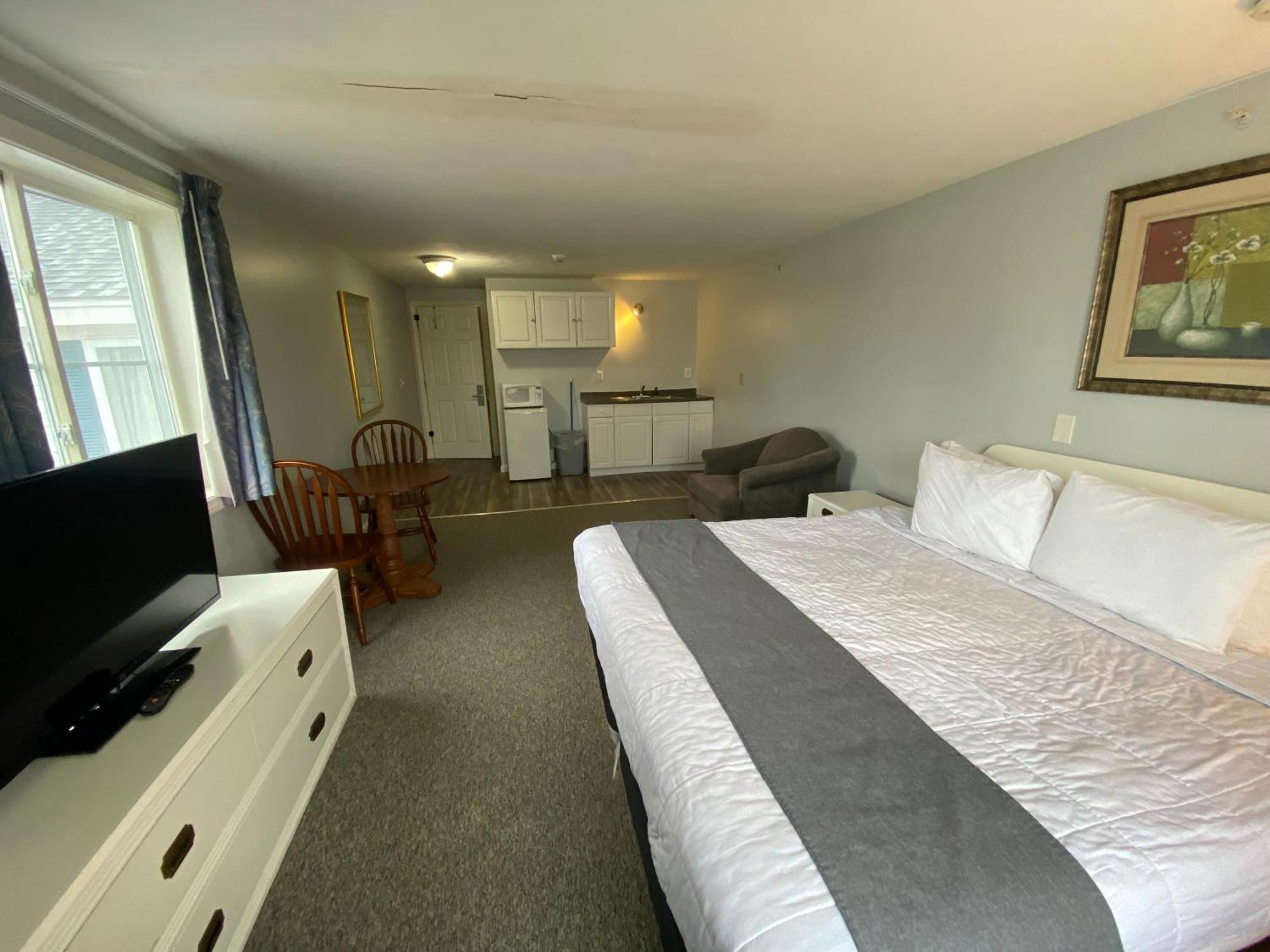 Winnisquam Lake Inn Тилтон Экстерьер фото
