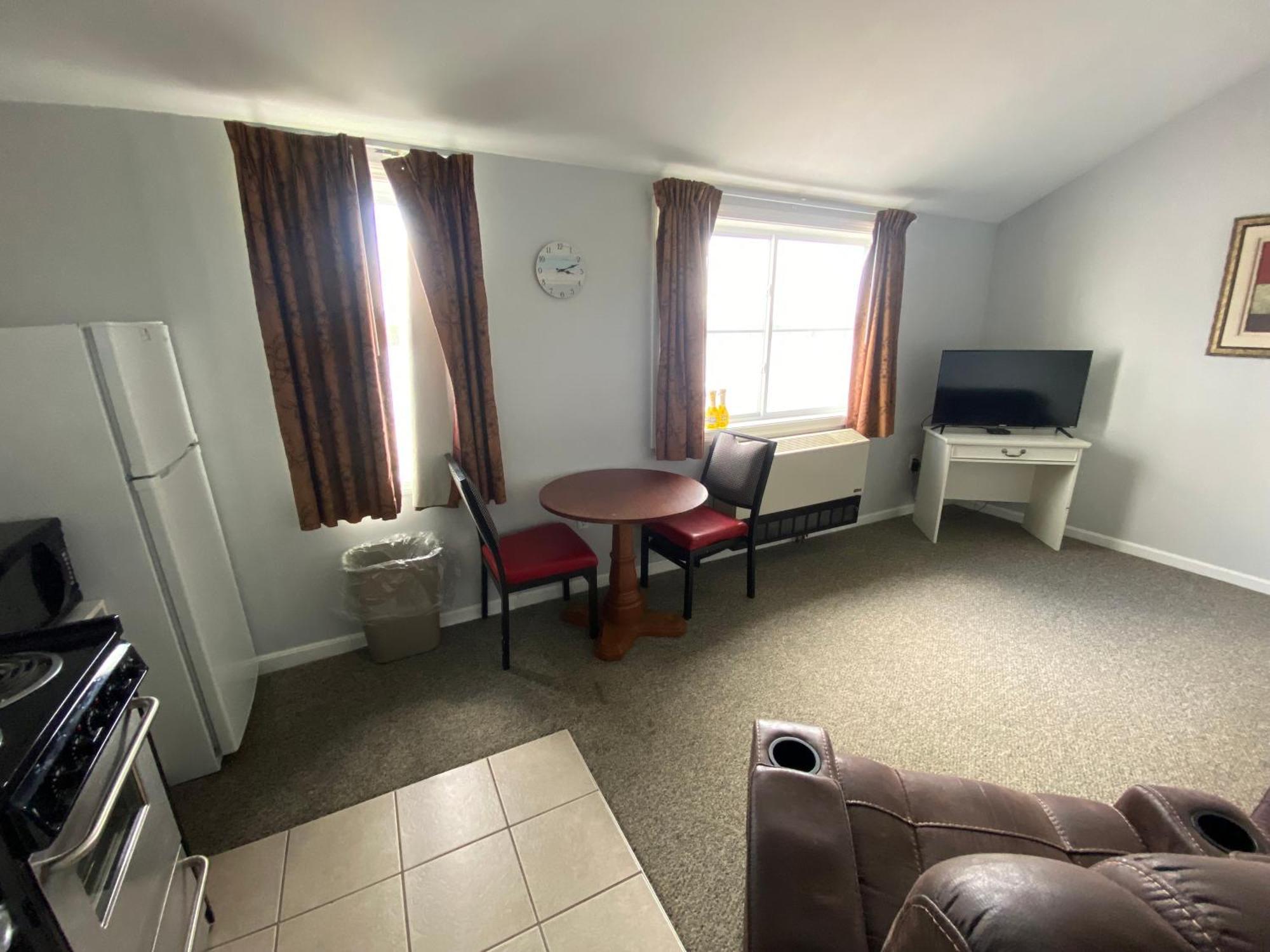 Winnisquam Lake Inn Тилтон Экстерьер фото