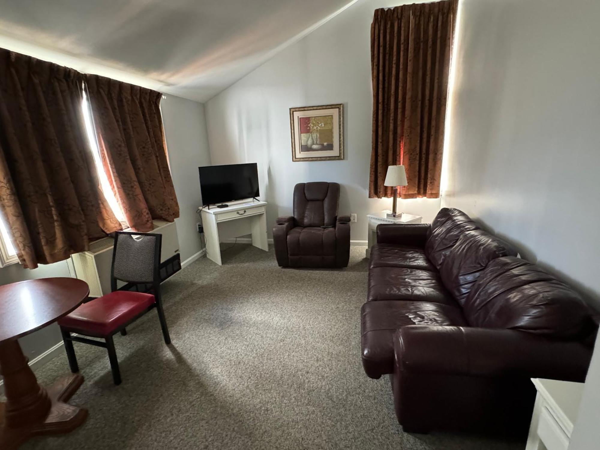 Winnisquam Lake Inn Тилтон Экстерьер фото