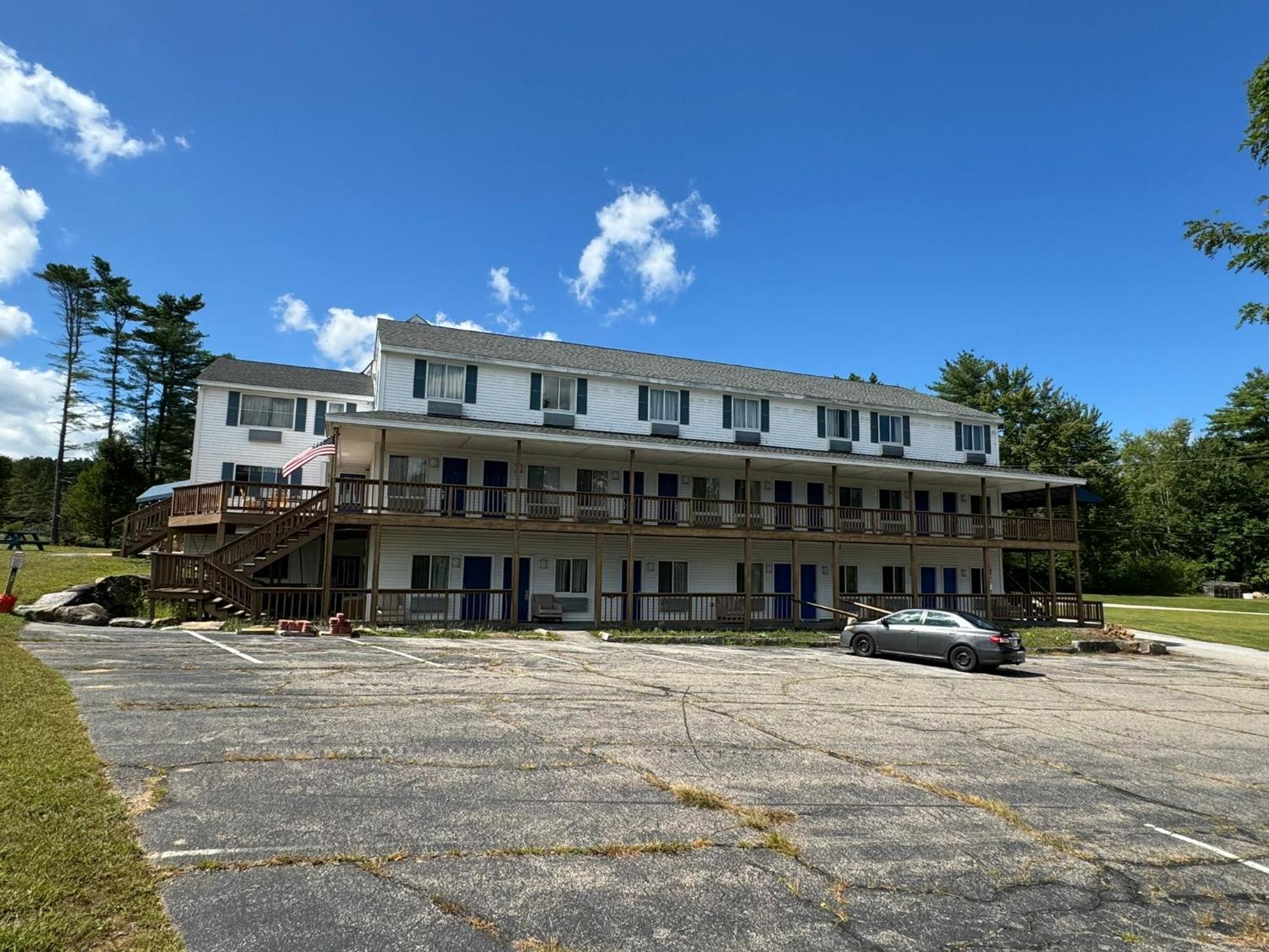 Winnisquam Lake Inn Тилтон Экстерьер фото