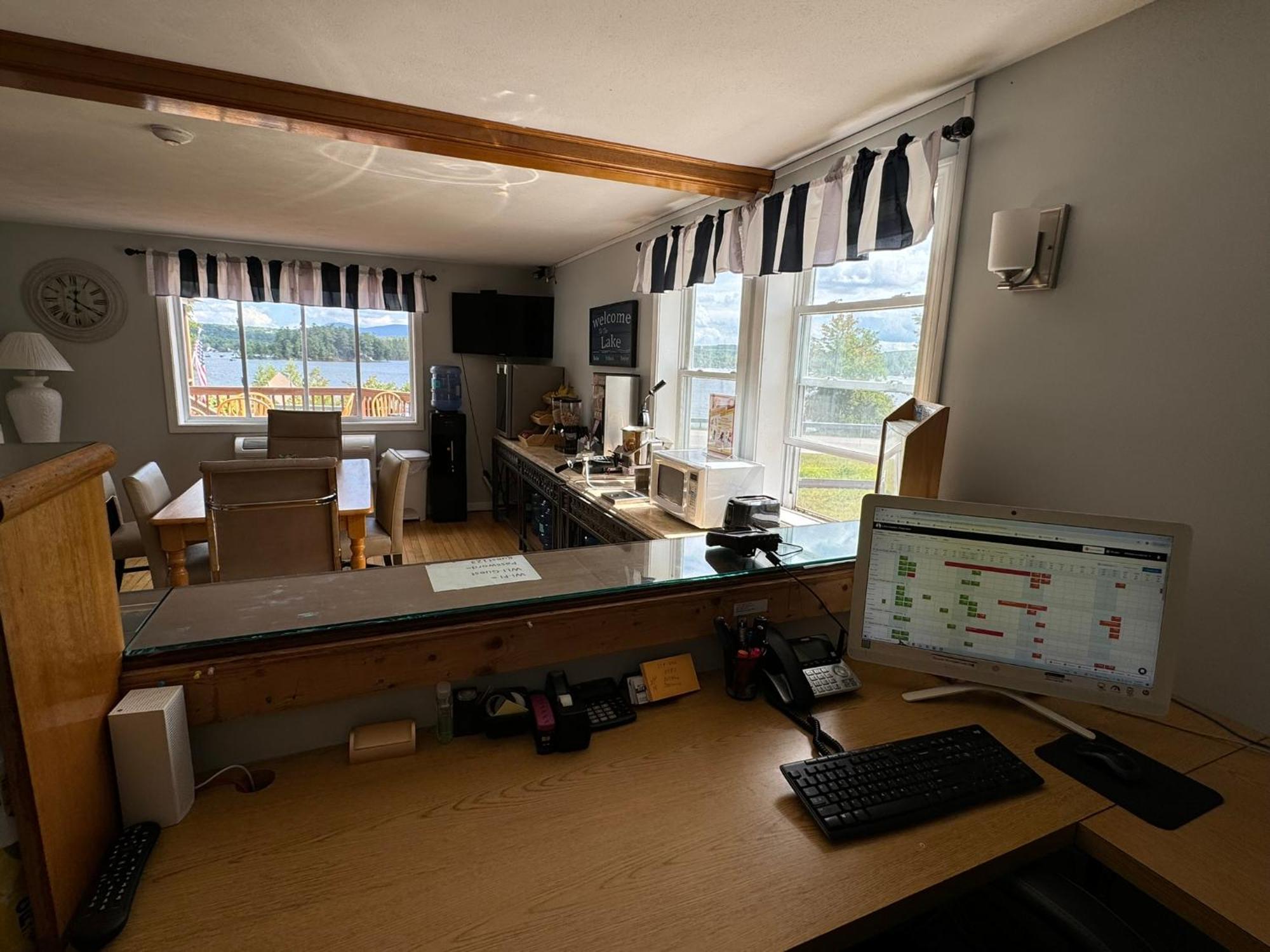 Winnisquam Lake Inn Тилтон Экстерьер фото