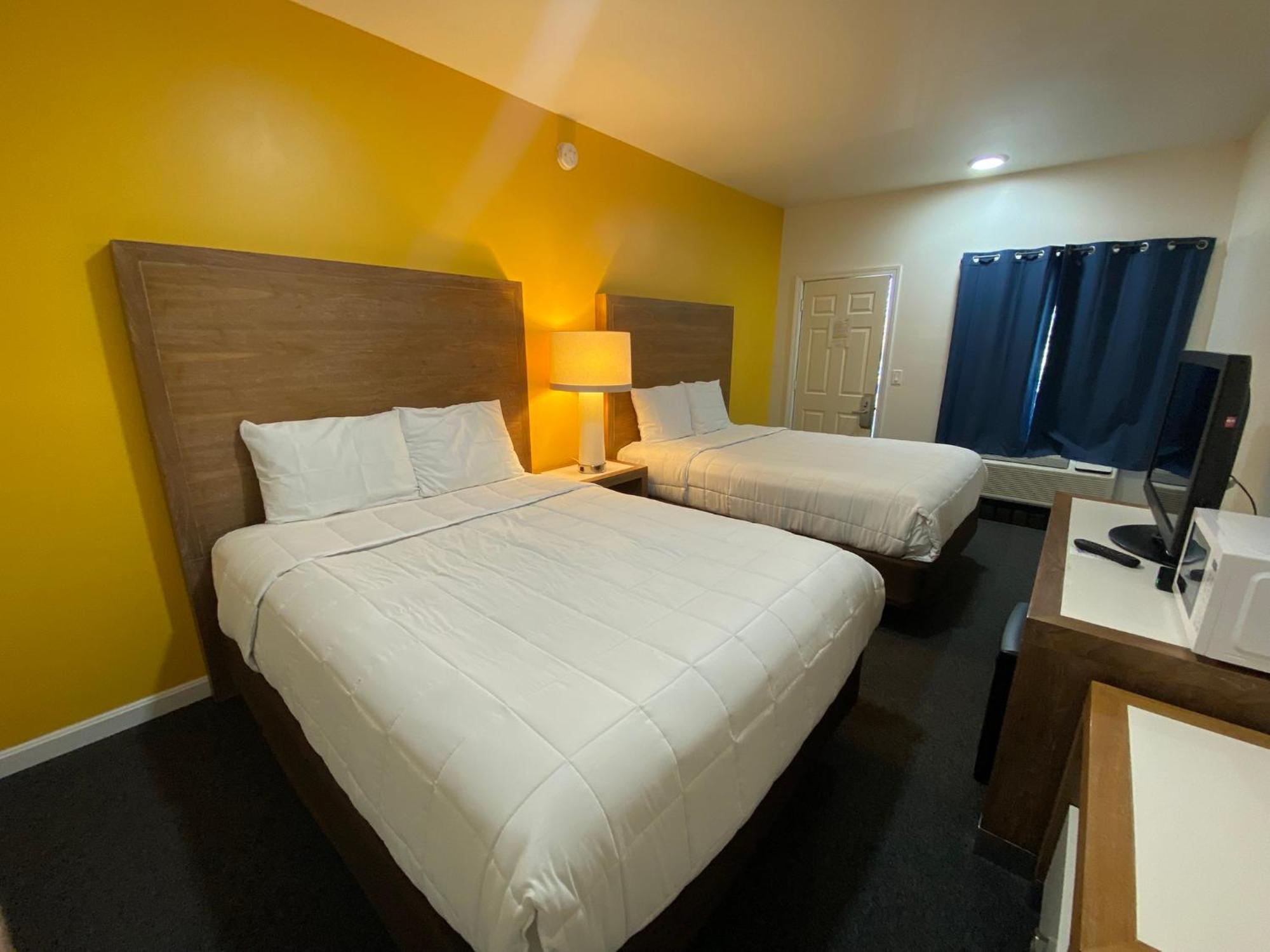Winnisquam Lake Inn Тилтон Экстерьер фото